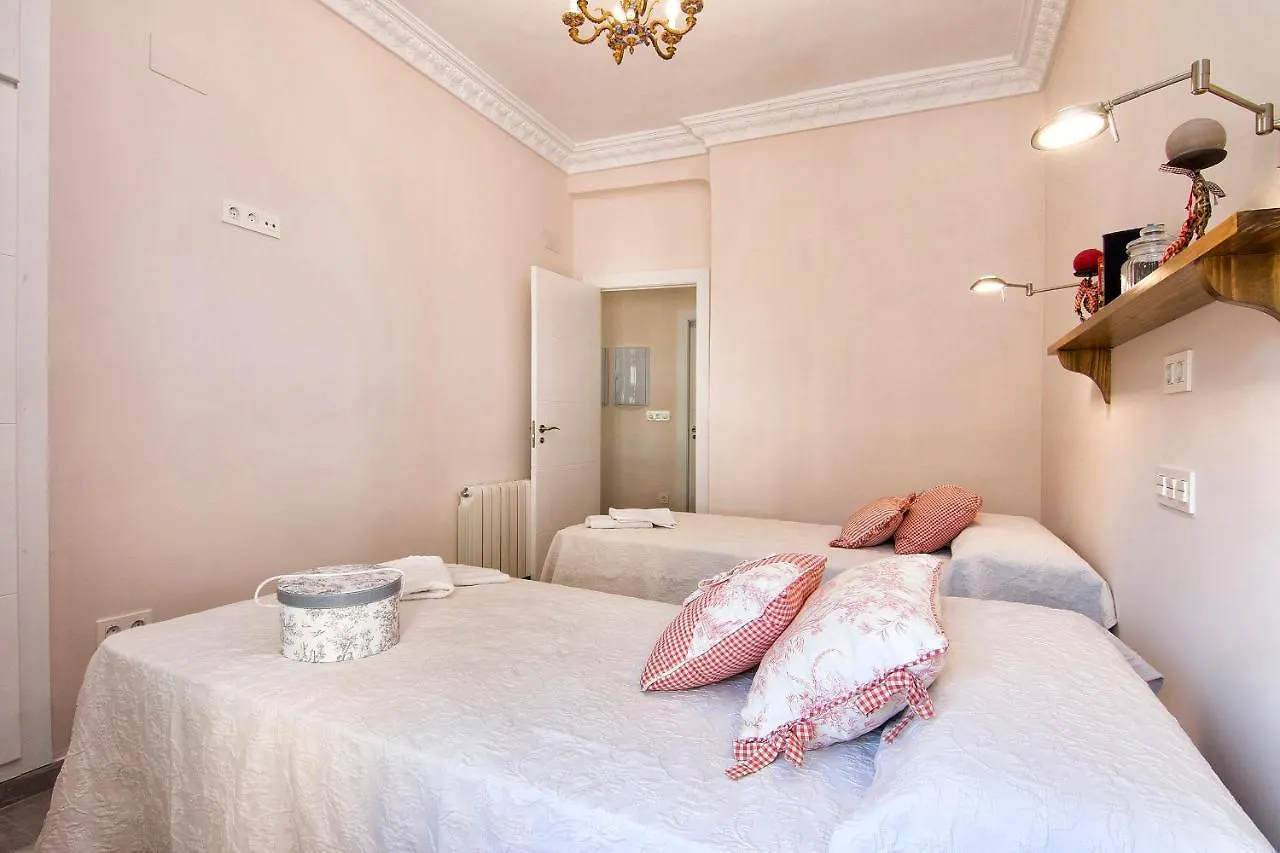Bright & Elegant City Centre 3 Bedroom Apartment Granada