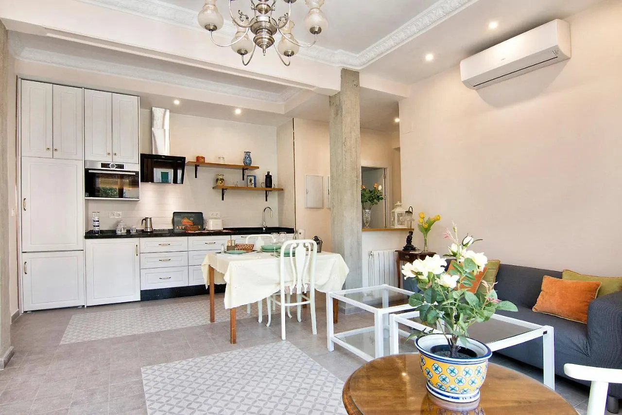 Bright & Elegant City Centre 3 Bedroom Apartment Granada