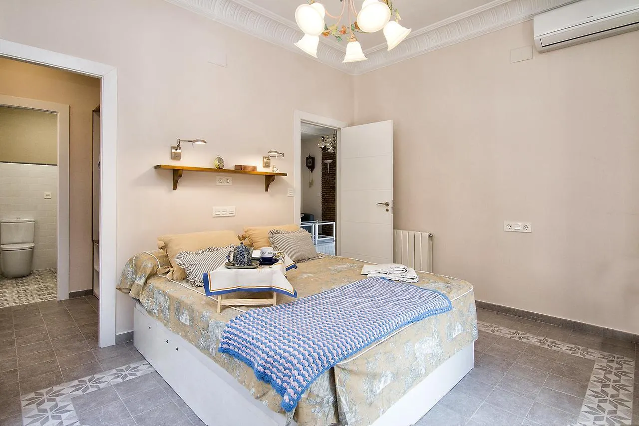 Bright & Elegant City Centre 3 Bedroom Apartment Granada
