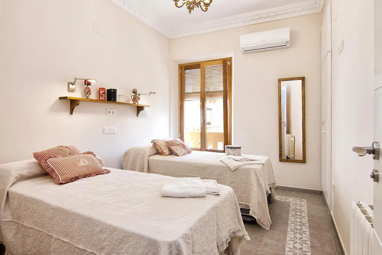 Bright & Elegant City Centre 3 Bedroom Apartment Granada