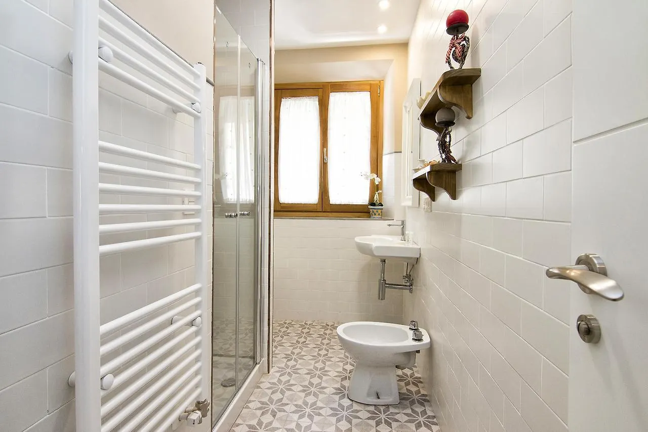 Bright & Elegant City Centre 3 Bedroom Apartment Granada